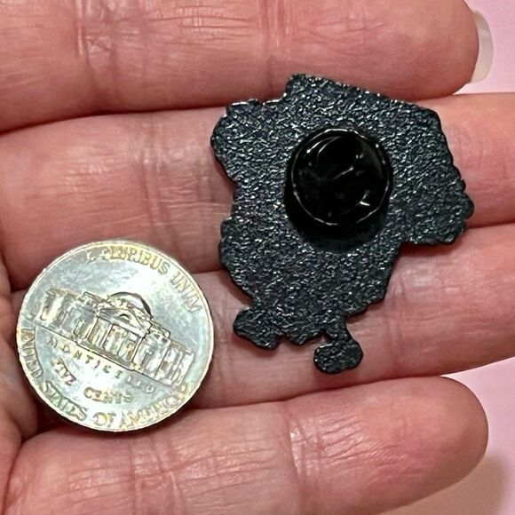 SpongeBob SquarePants Feeling Cute Pink Feather Boa Enamel Pin - Picture 7 of 7